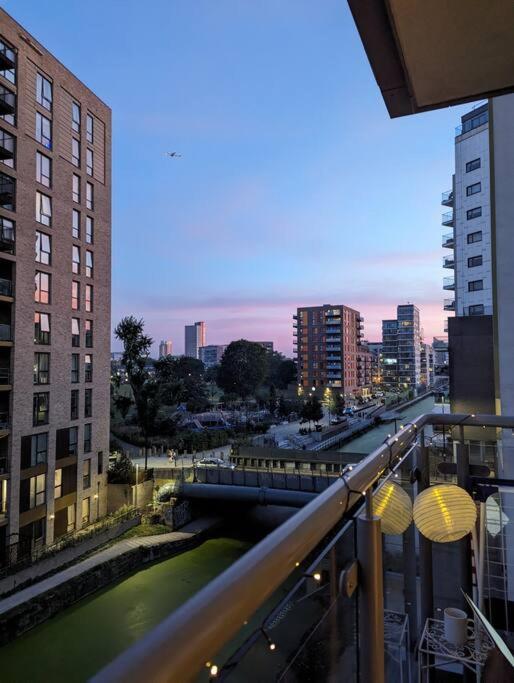 Canal Room Лондон Екстериор снимка